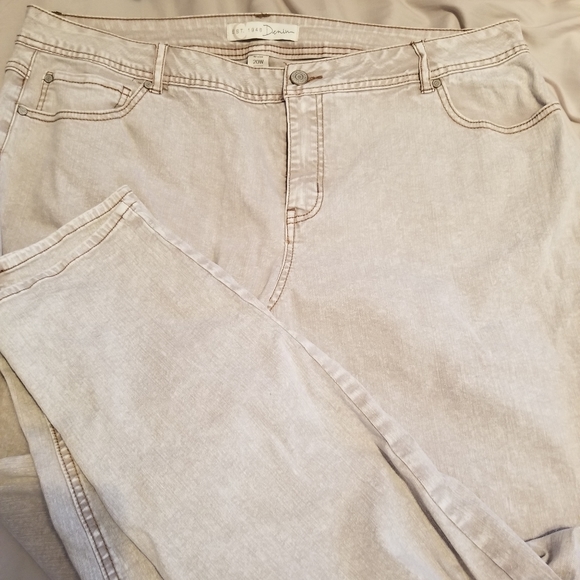 EUC/NWOT Cato tan straight leg jeans - Picture 1 of 5